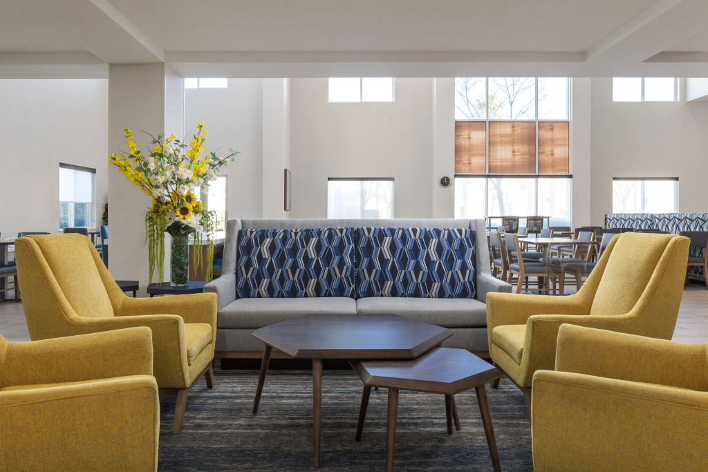 Holiday Inn Express & Suites Sacramento NE Cal Expo by IHG