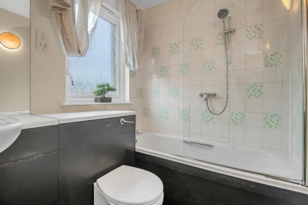 Edinburgh City Center Coady Apartment SLEEPS 5 FREE CAR PARK SPACE