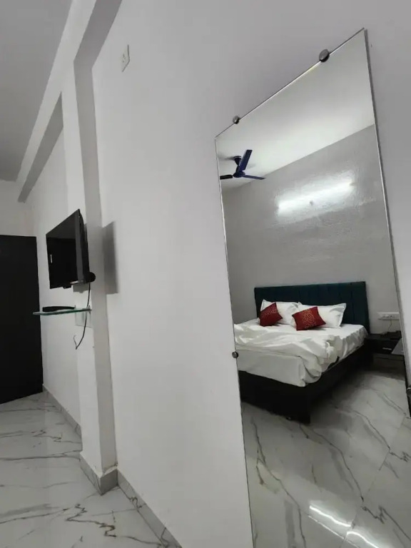 Hotel Viraj