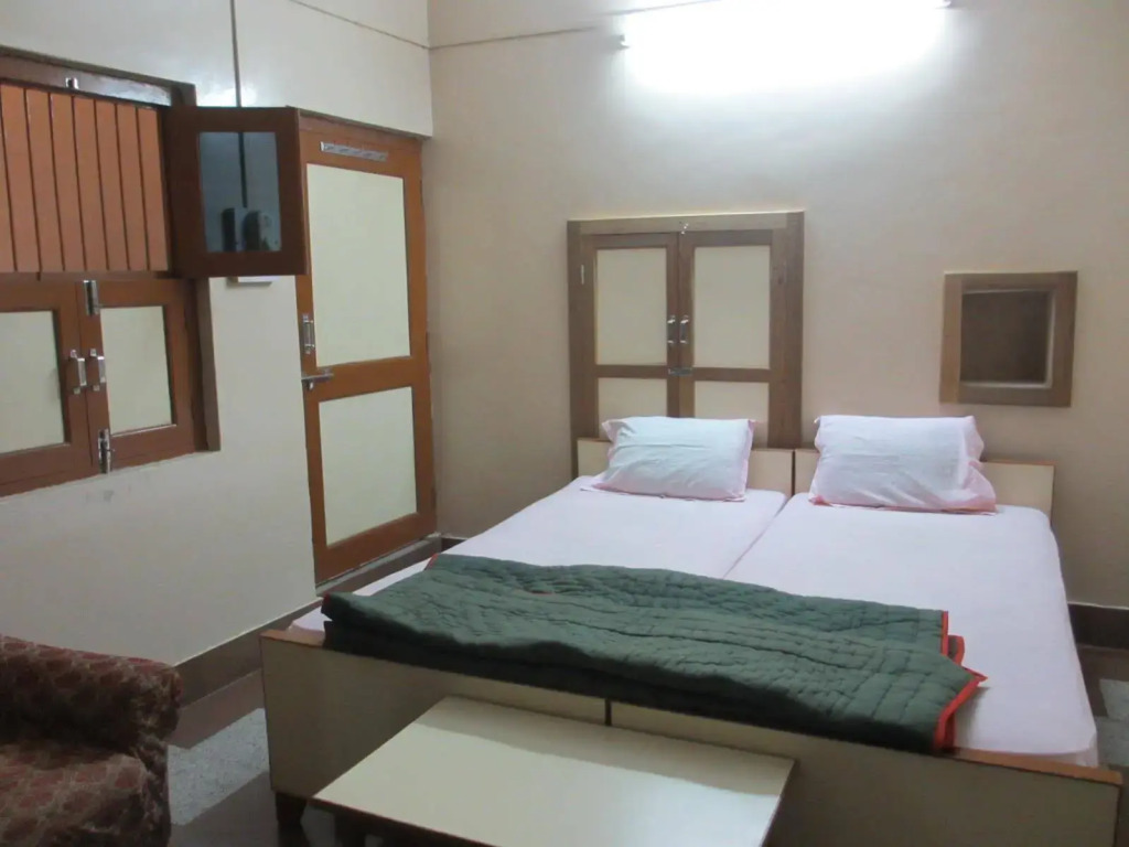 Residency Centre Point