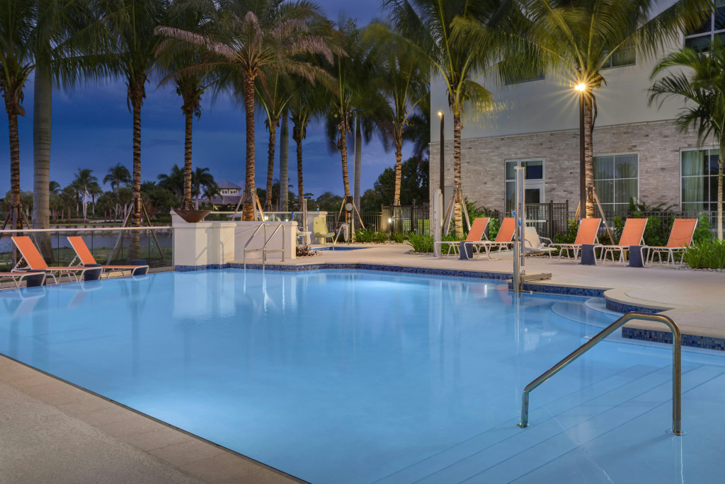 Hampton Inn & Suites Naples South