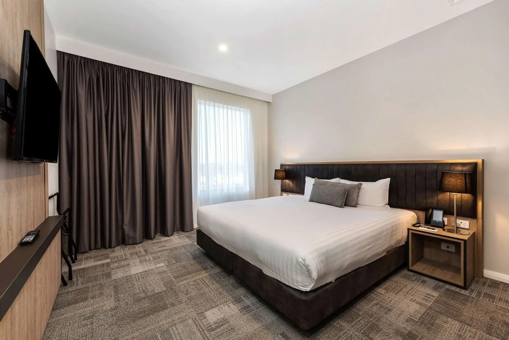 Ingot Hotel
