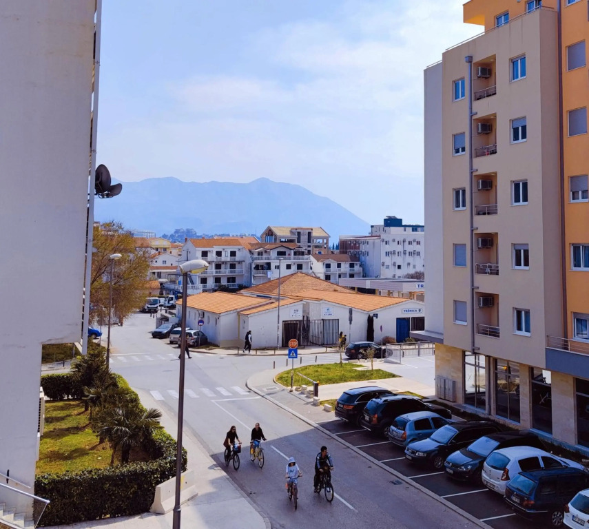 Spacious Modern New 48 m2 flat + free parking