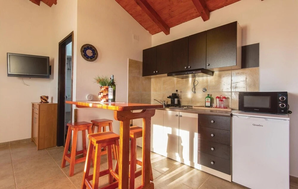 Awesome Home in Pula With
