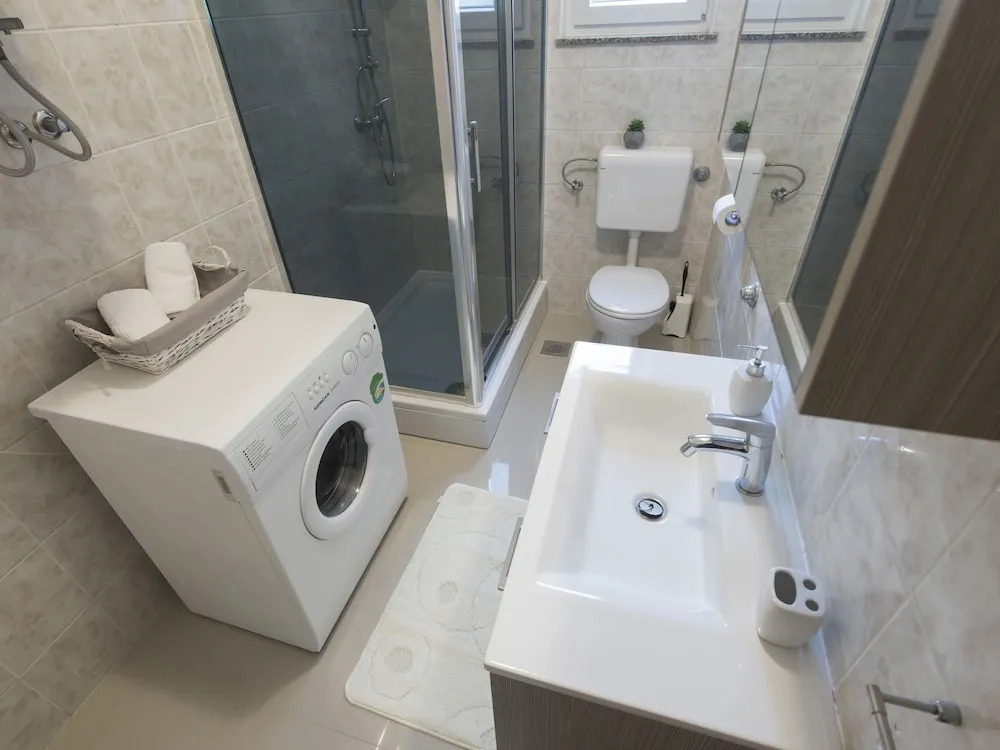 Comfortable apartment in a quiet area, private terrace, shared swimming pool