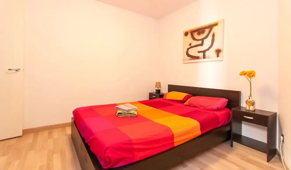 Sagrada Gaudi: Lovely 3 Bedroom Apartment - RNU 68362