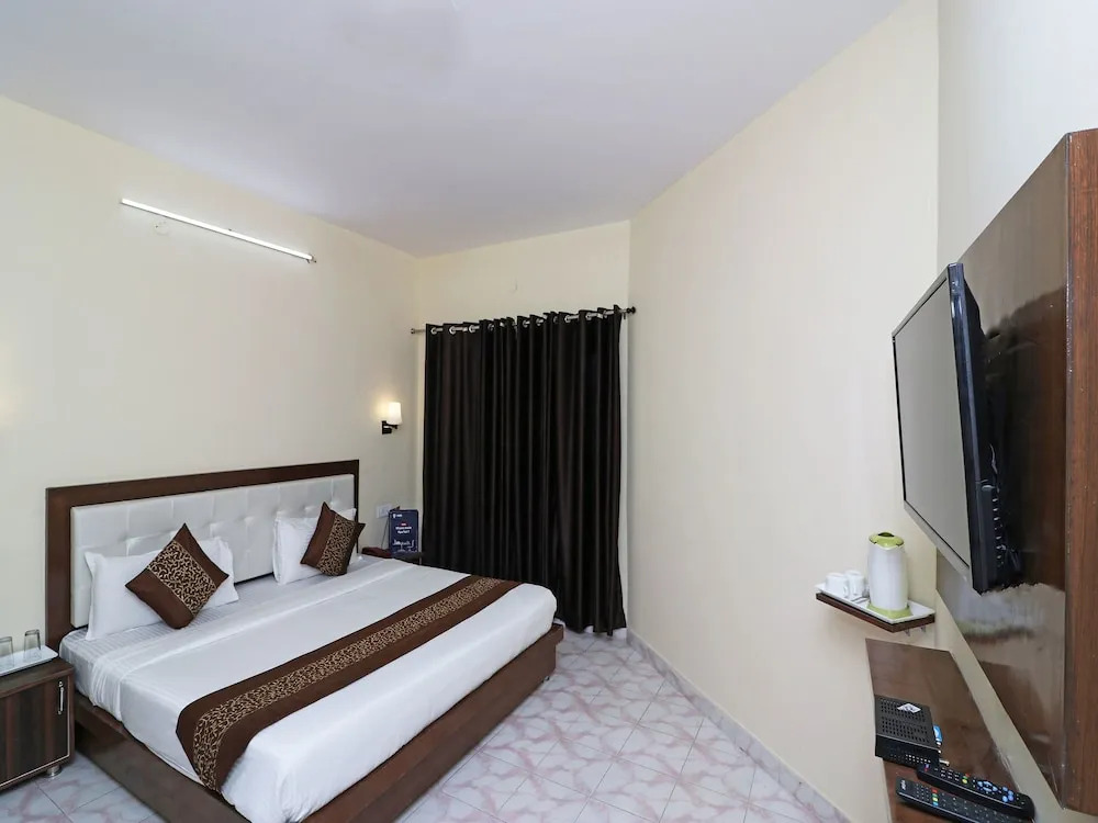 OYO 12853 The Kings Kalandi Resort