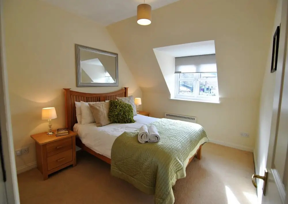Alexandra Court One Bedroom Central Windsor Flats with Parking