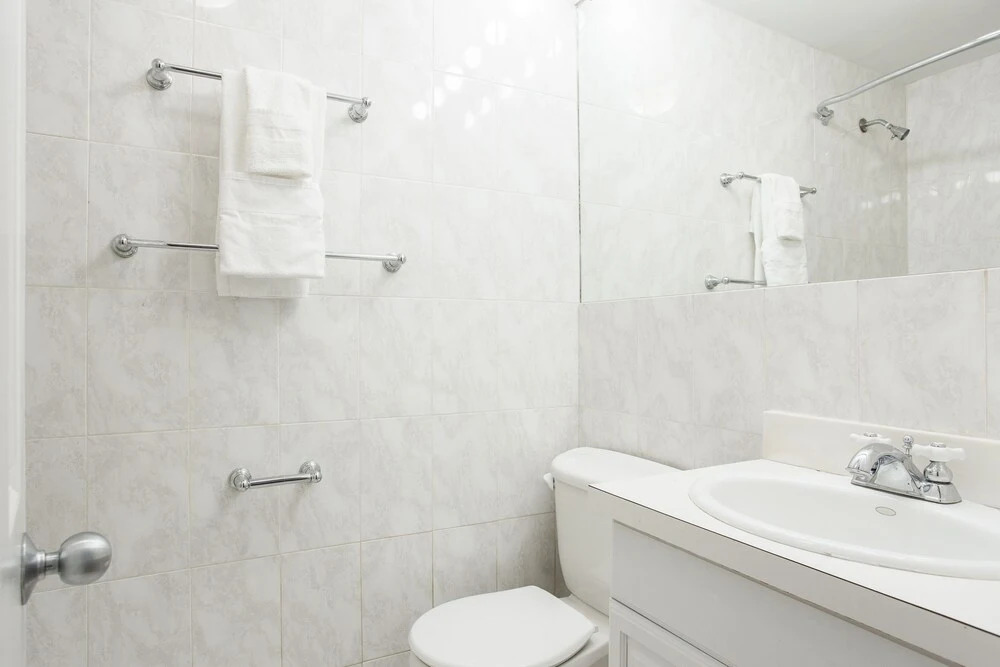 Premier Theater District Suites by Sonder