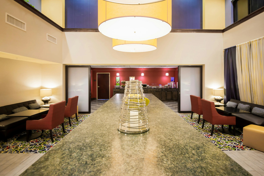 Hampton Inn & Suites Natchez