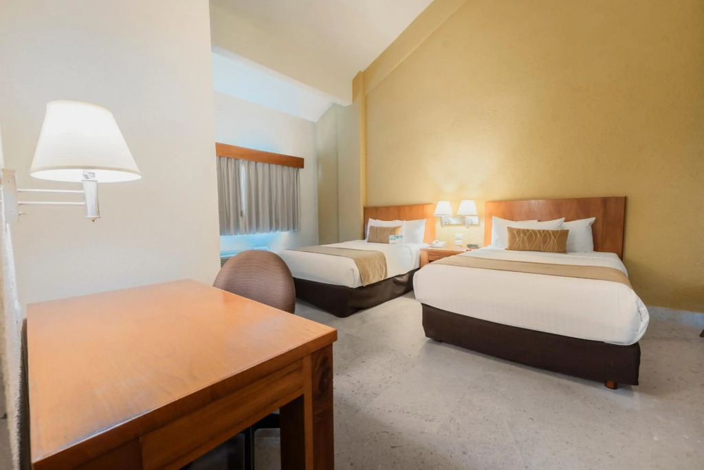 Comfort Inn Puerto Vallarta Golfside & Marina