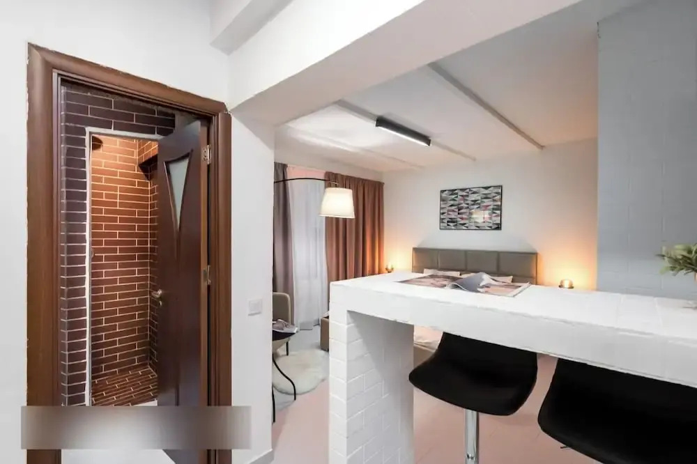 Industrial cozy studio in Piata Amzei