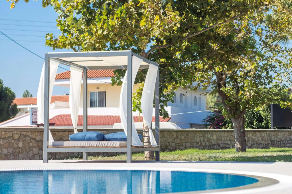 Madison Boutique, Faliraki