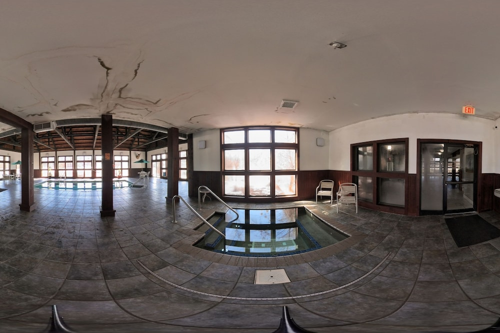 Coratel Plus Suites by Jasper Black River Falls