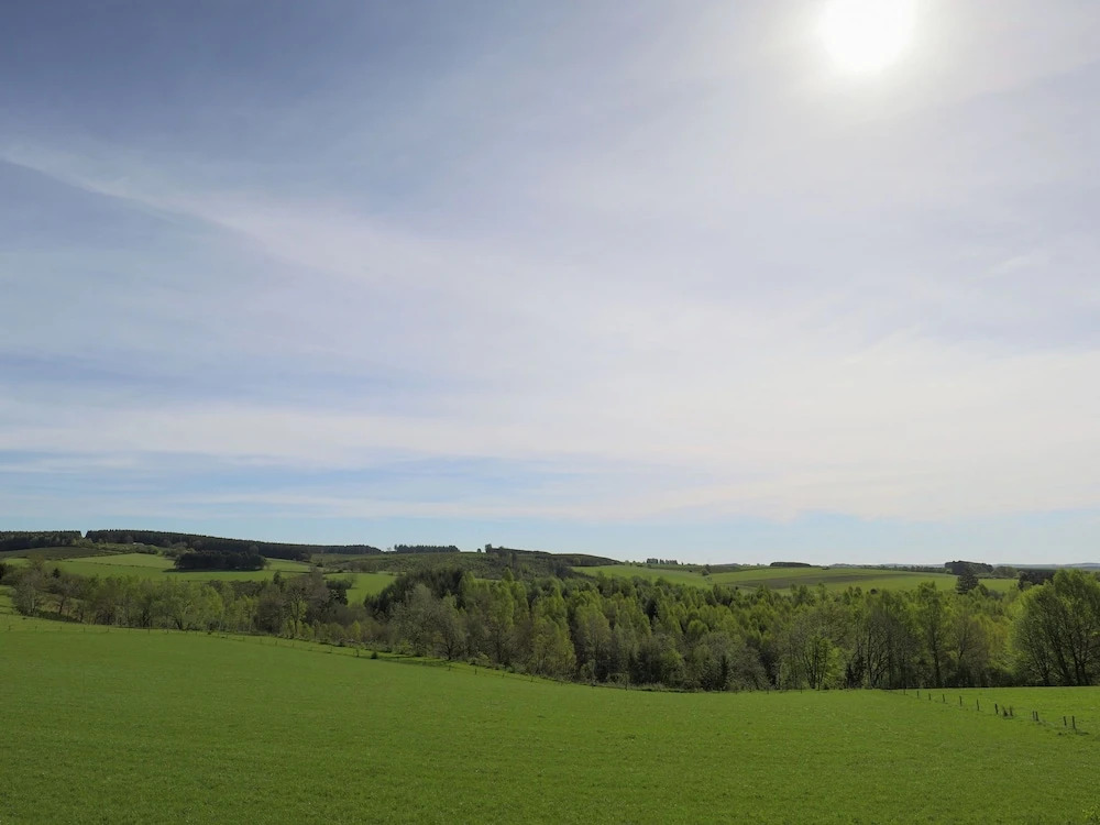 Splendid Holiday Home in Nadrin With Infrared Sauna & Heated Pool