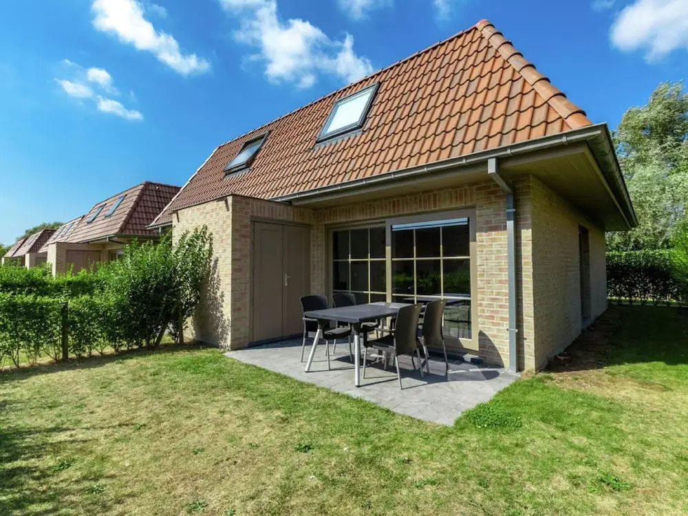 Lovely Holiday Home in Adinkerke With Fenced Garden