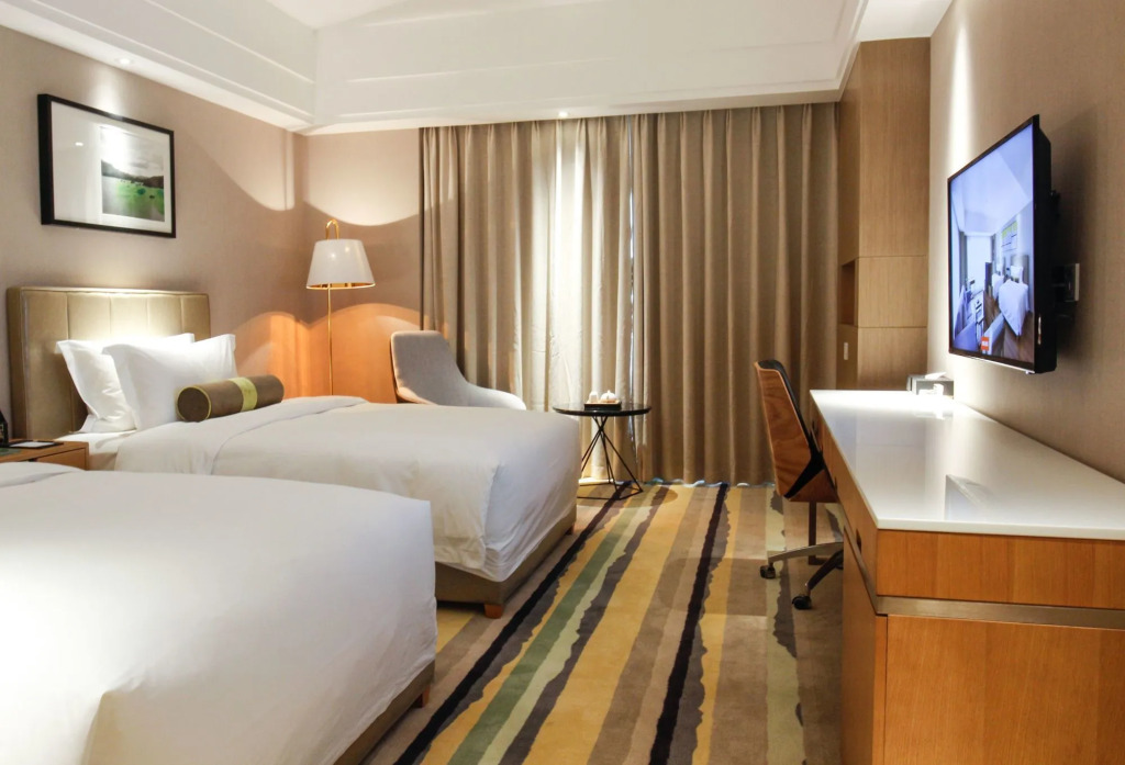 Your Moving Hotel