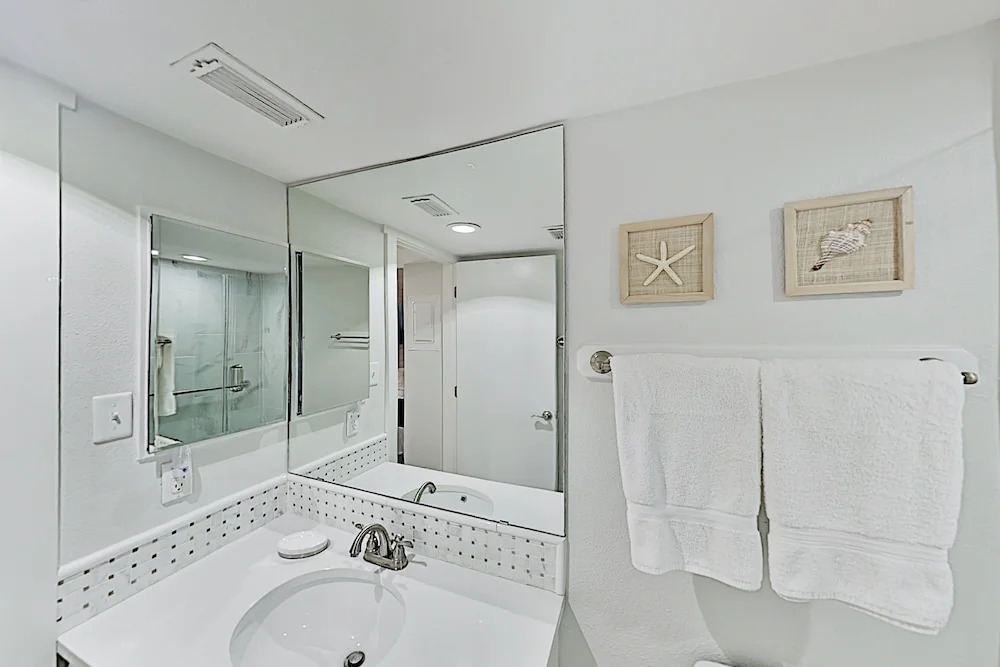 Remodeled Gulf-front Getaway W/ 2 Pools & Tennis 1 Bedroom Condo