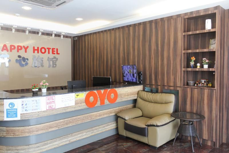OYO 90027 Happy Hotel