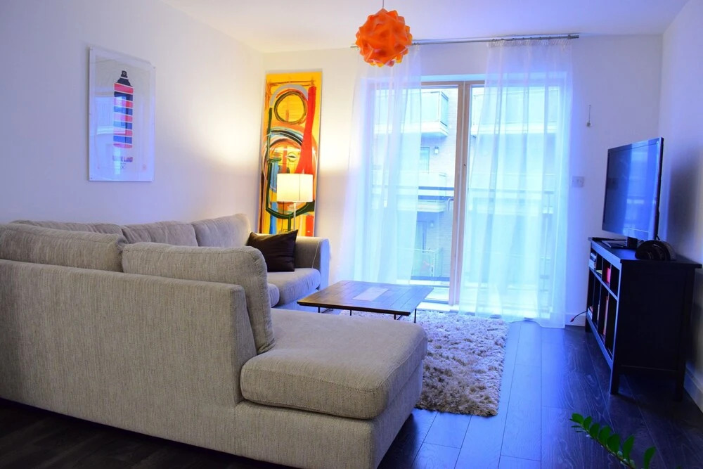 1 Bedroom Flat With Balcony In Camden Town