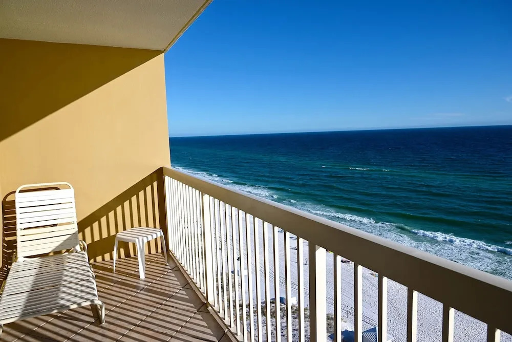 Pelican Beach 1506 1 Bedroom Condo by Pelican Beach Management