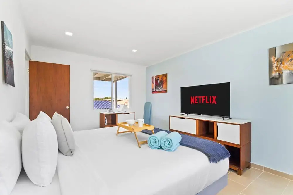 NEW Modern 1BR 1BA With Pool in Quiet Area