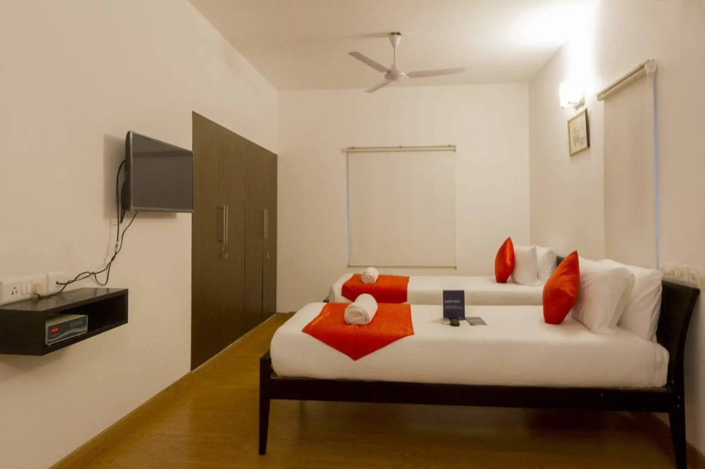 FabHotel Iberis Sholinganallur