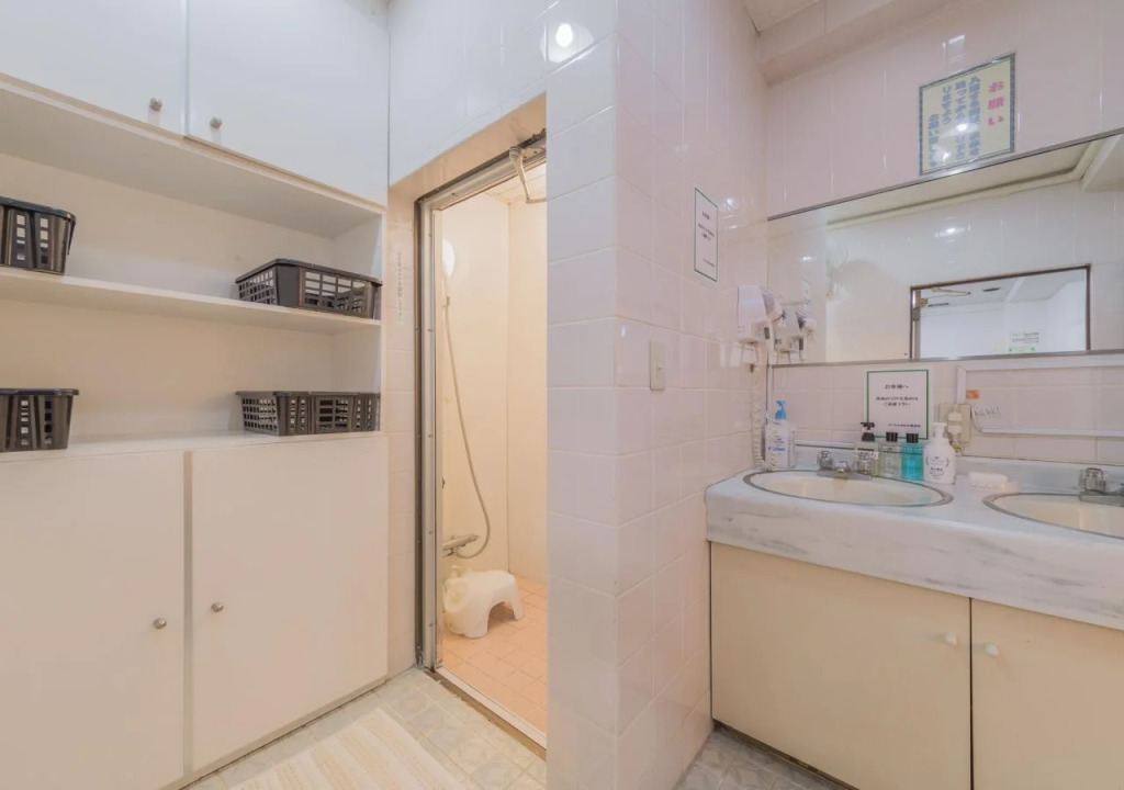 Capsule Kinuyahotel Ikebukuro - Men Only