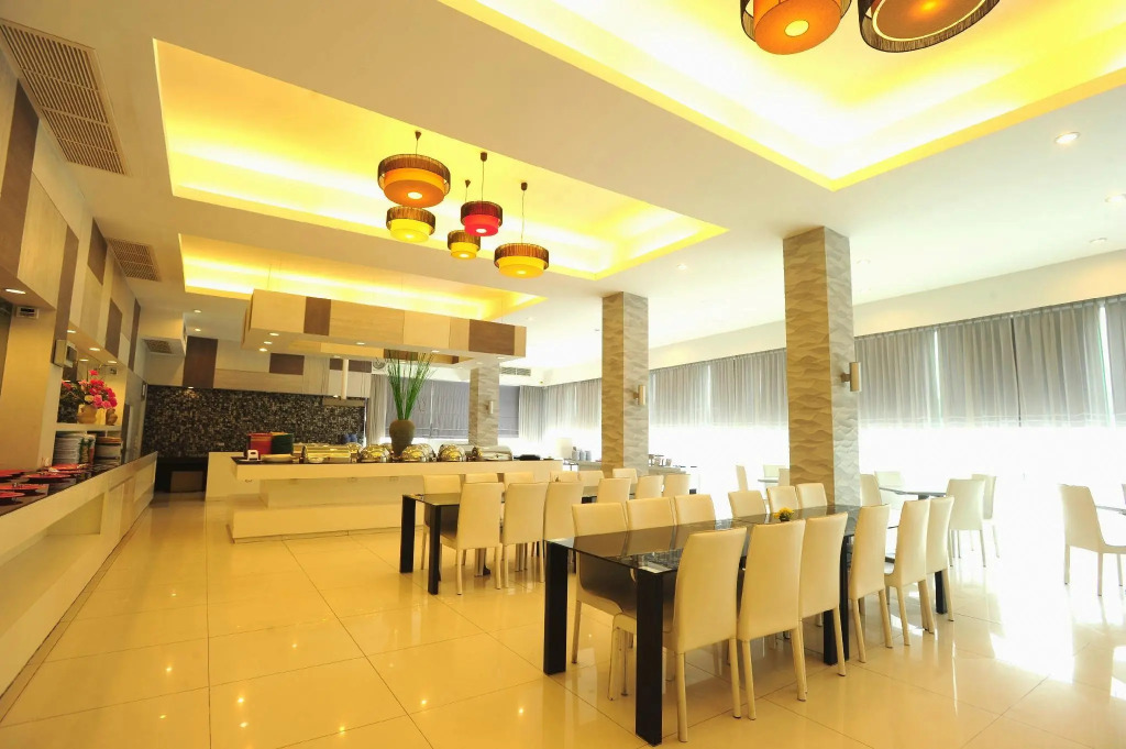 Aunchaleena Grand Hotel Wing B