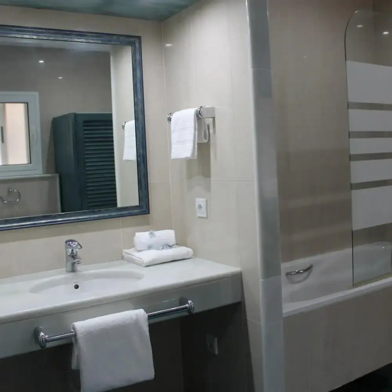 Avenida 5C in Roses With 2 Bedrooms and 2 Bathrooms