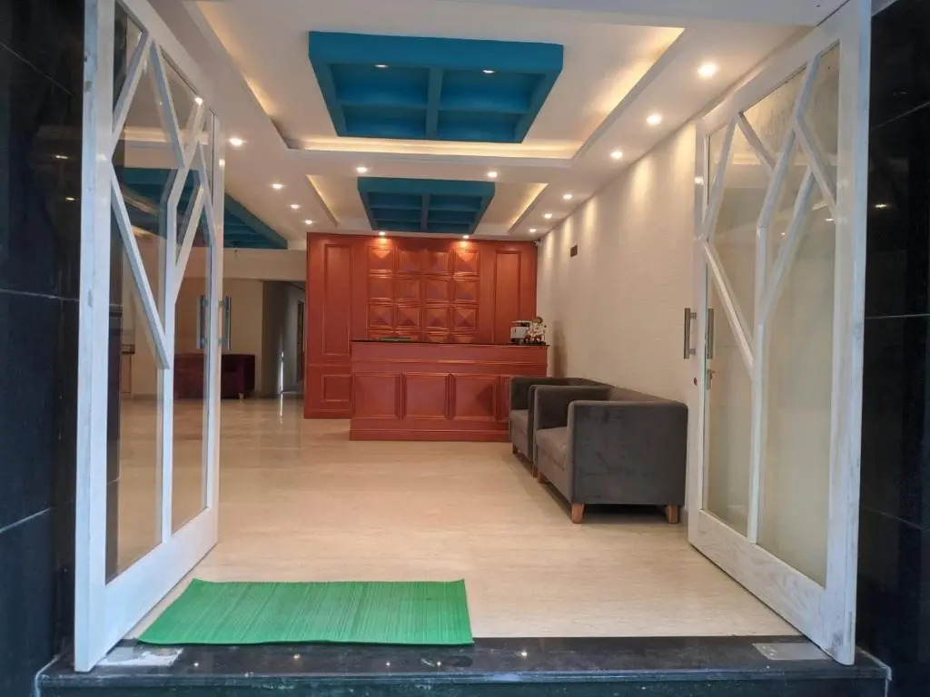 Luxury Inn by Stotrak Hotels