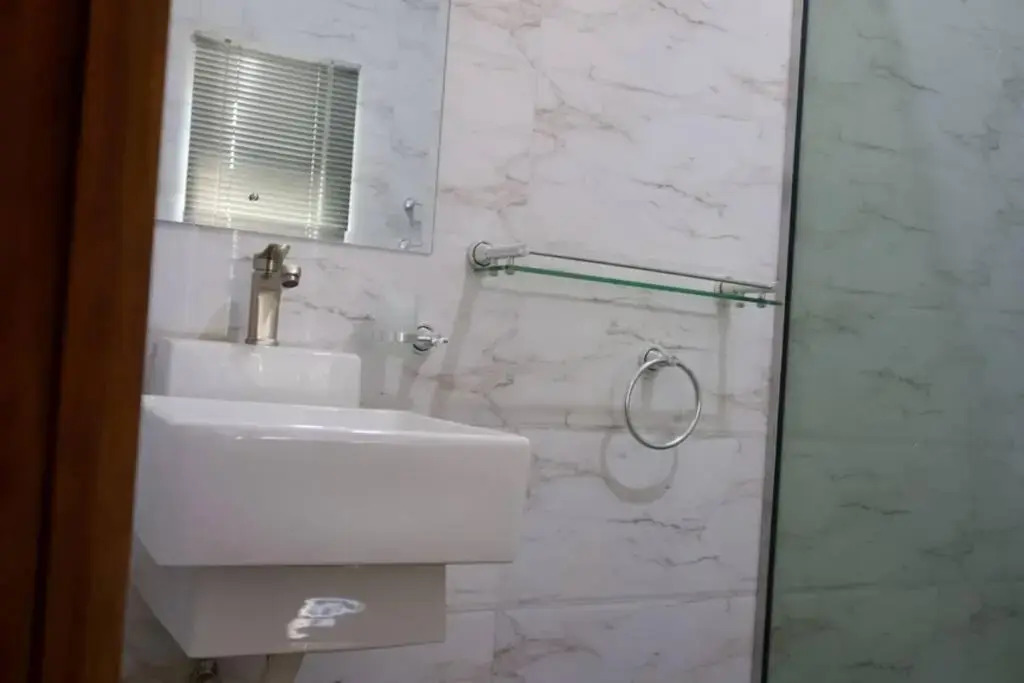 Stiyos Shortlet homes- Tastefully Furnished 3 Bedroom