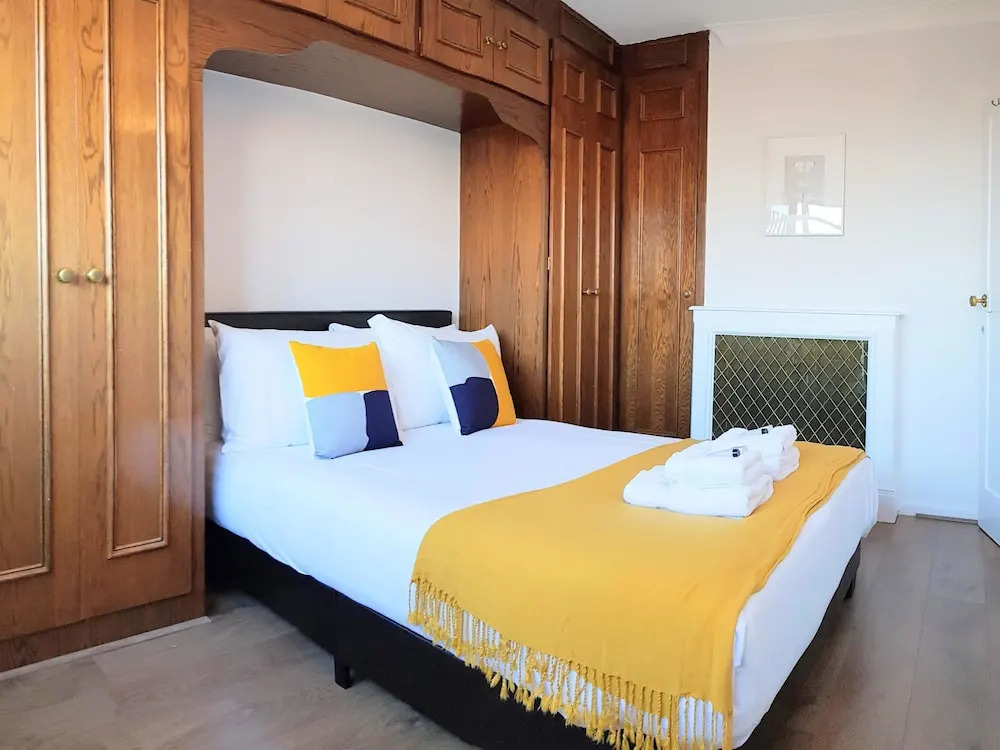 Bright 3 Bedrooms in Central London/lupus Street