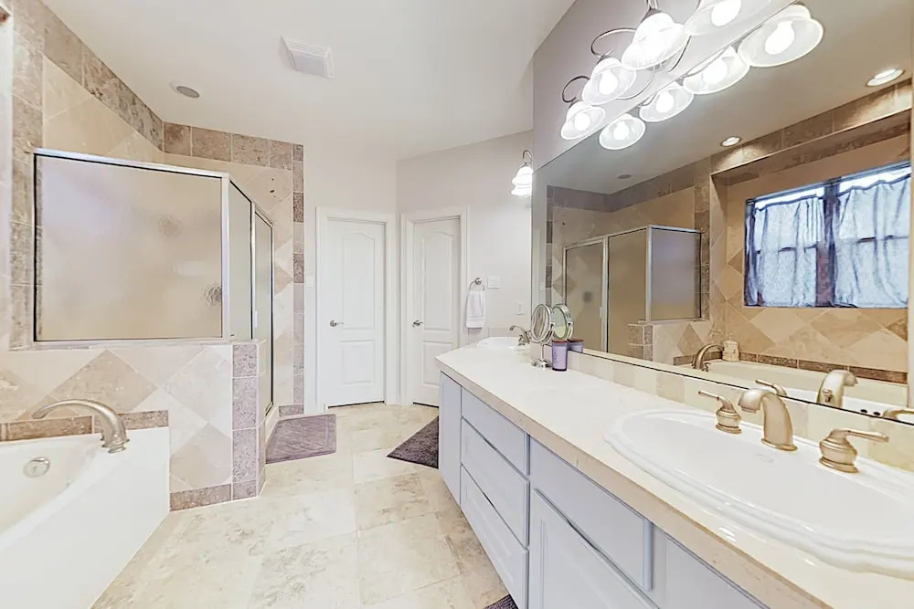 Break Cliff W/ Private Dock On Lake Travis! 4 Bedroom Home