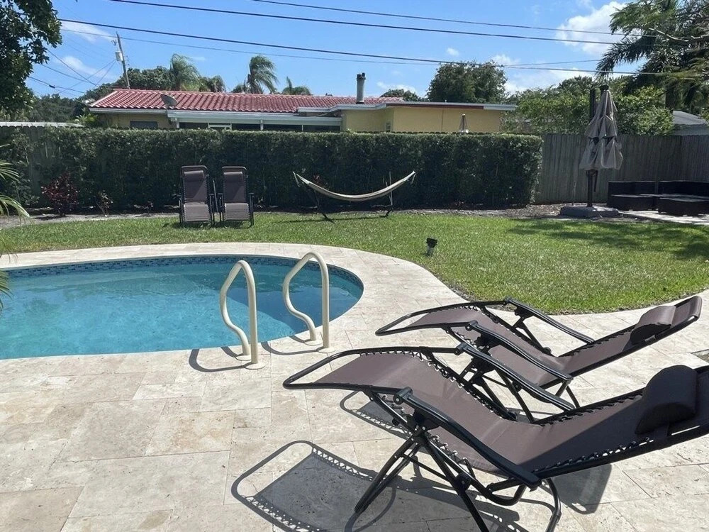 Just A 3.5 Mile Drive To Lauderdale By The Sea 4 Bedroom Home by Redawning