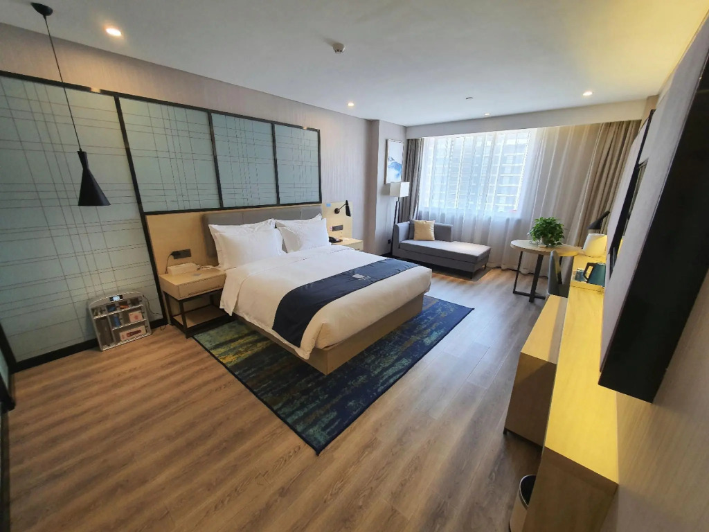Echarm Hotel Yingshang Wuzhou Wanhui Square