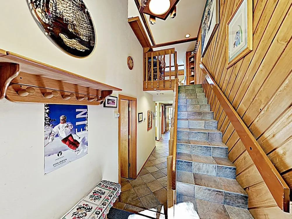 New Listing! Deer Valley Townhome W/ Hot Tub, Pool 3 Bedroom Townhouse
