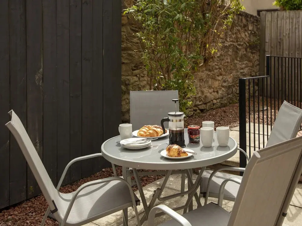1 Wesley Mews