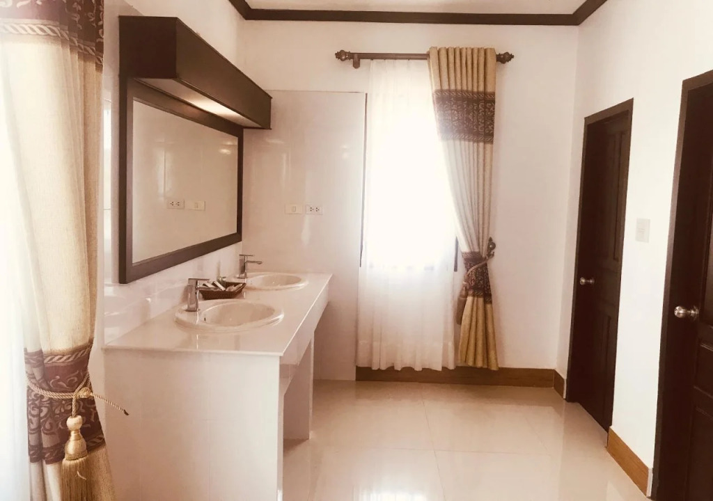Khung City Hotel