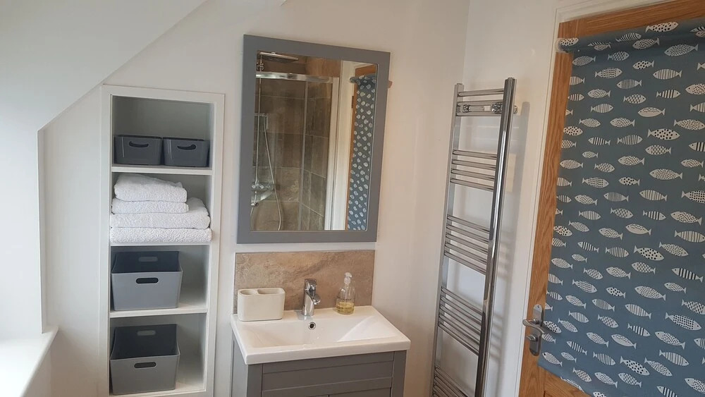 3 Bed Barn - Sleeps up to 6 - Parking - Wifi