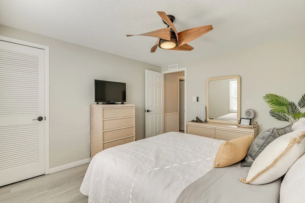Deck & Pool Access: Myrtle Beach Getaway