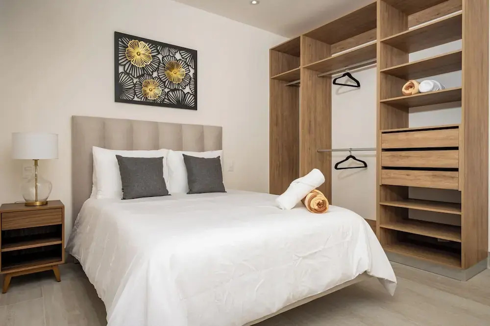 Cumbres Garden luxury apartments - By Aloja RV