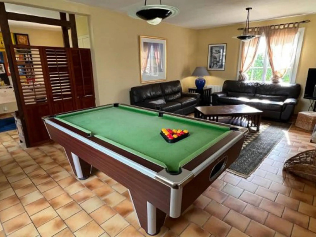 Pleasant Holiday Home With Garden