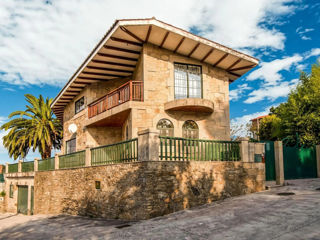 Spacious holiday home in Santiago de Compostela with pool