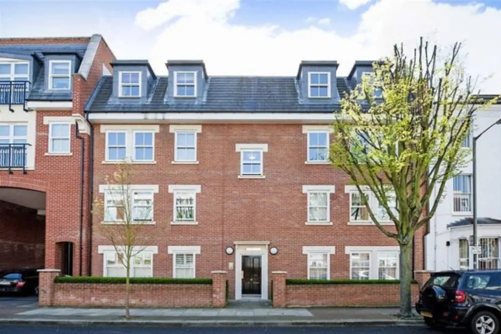 Modern 1 Bedroom Flat in Battersea