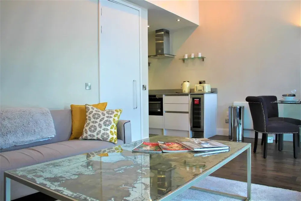 One Bed Penthouse Apartment in City Road