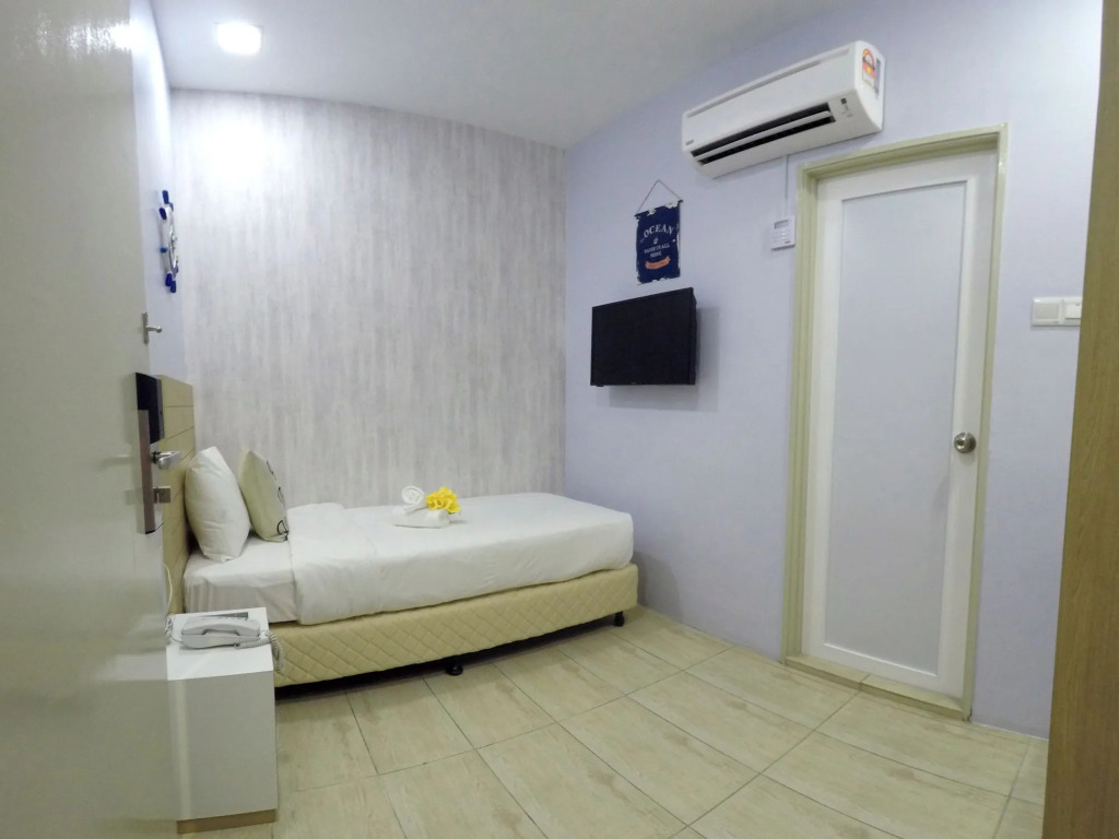 LightHouse Hotel & ShortStay @ Damansara Uptown