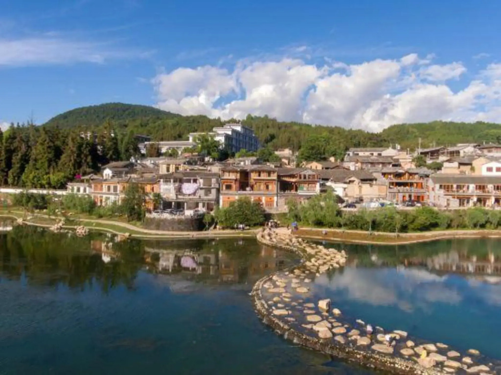 Yiyun Lakeside Inn