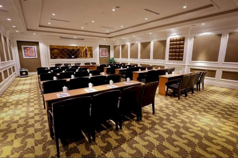 Relax Hotel (Hangzhou Shitang)(杭州石塘瑞莱克斯大酒店)