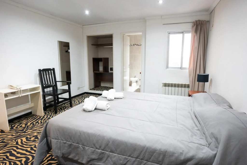 AMERICAN SUITES